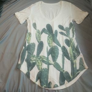 Lululemon cactus love tee
